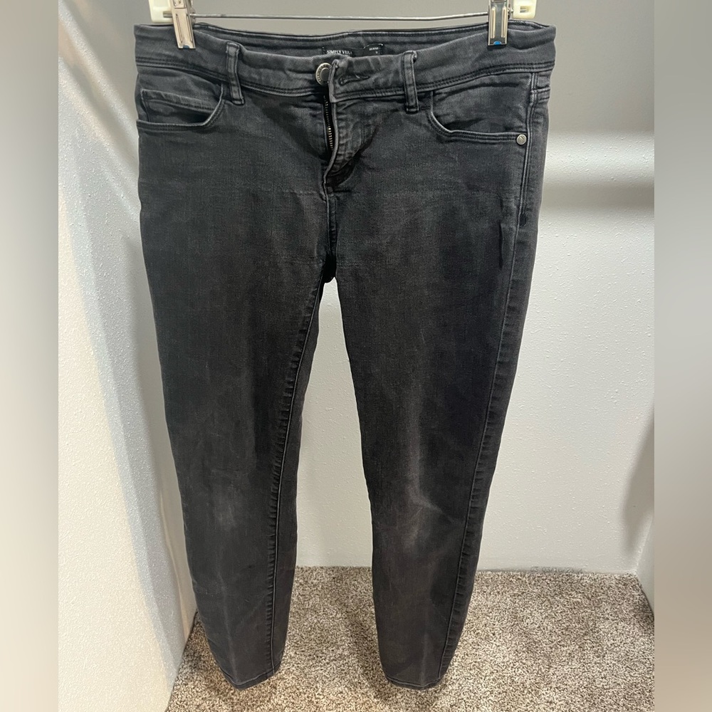 Vera Wang 6 Simply Vera Mid-Rise Black Solid Skinny Jeans